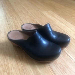 Black Dansko wooden bottom Clogs
